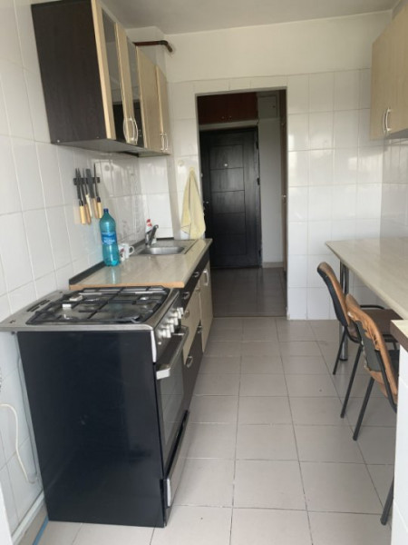 Apartament decomandat cu 2 camere in zona Abator