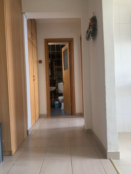 Apartament decomandat cu 2 camere in zona Abator