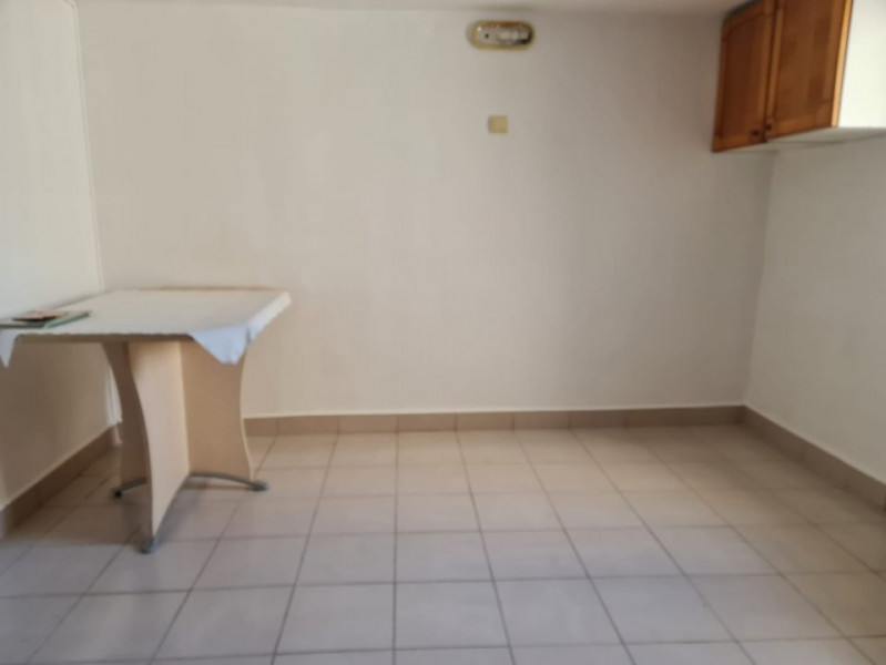 Apartament 4 camere decomandat zona Trocadero