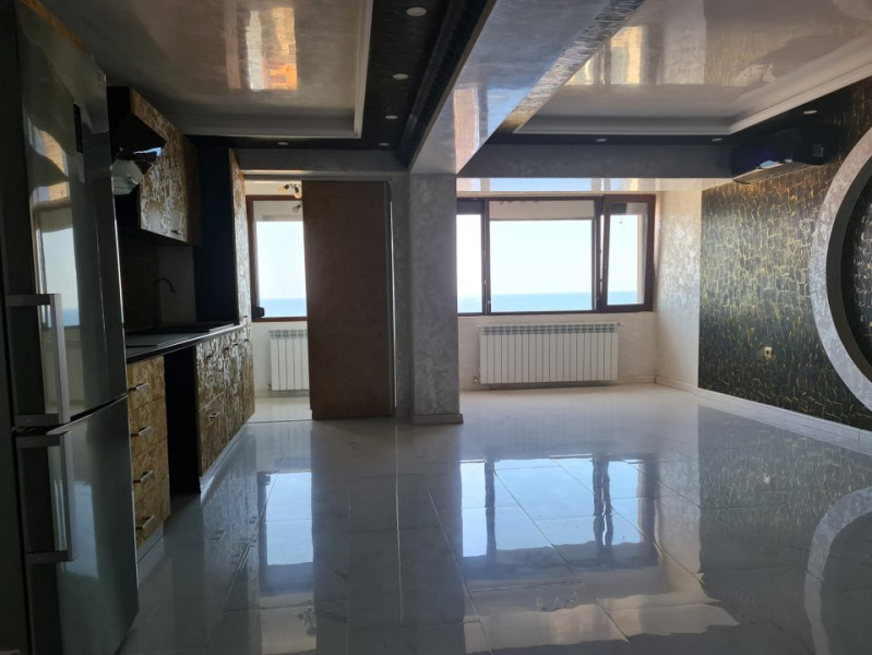 Faleza Nord - apartament deosebit compus din 3 camere cu vedere la mare