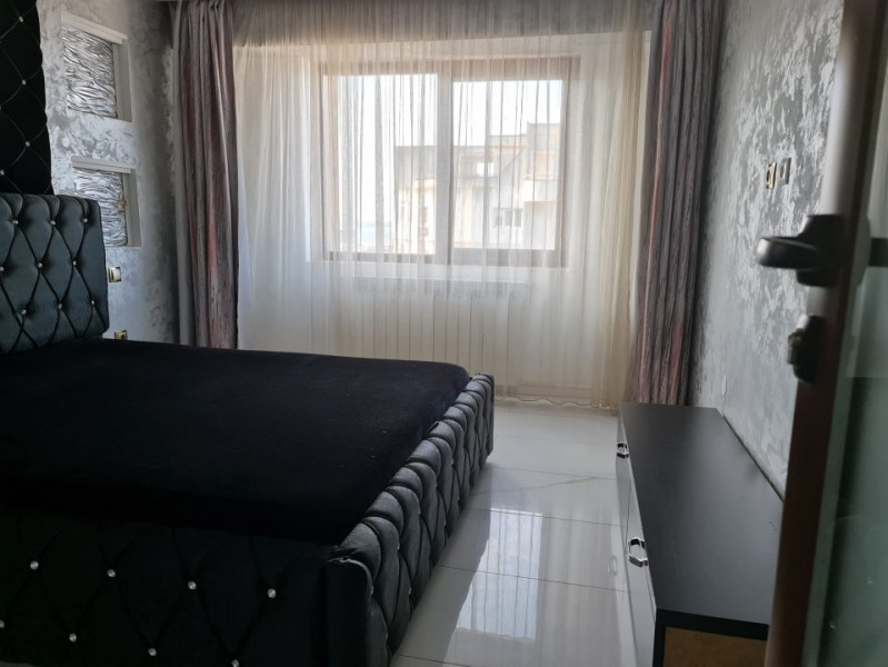 Faleza Nord - apartament deosebit compus din 3 camere cu vedere la mare