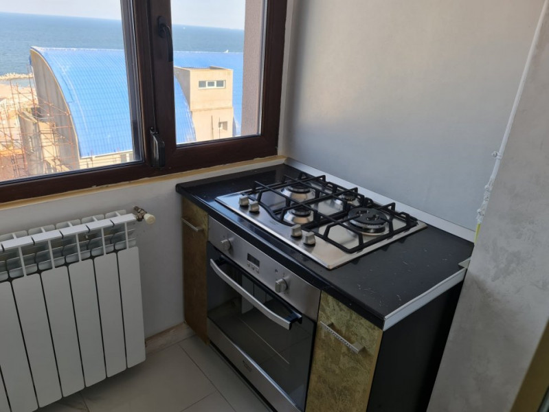 Faleza Nord - apartament deosebit compus din 3 camere cu vedere la mare