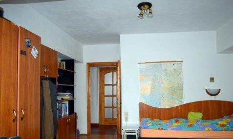 Vanzare apartament cu 3 camere zona Trocadero