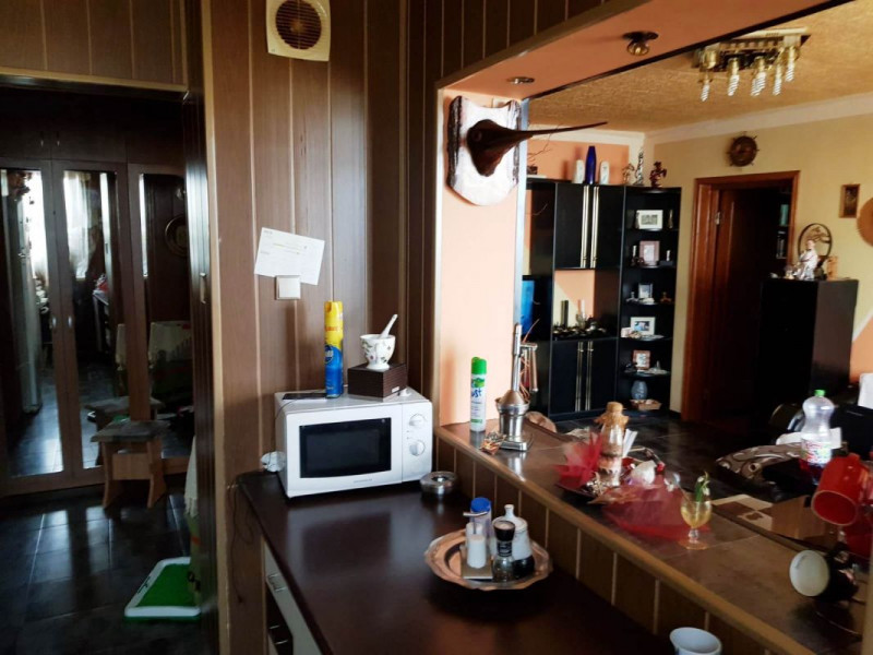 Tomis Nord - Banca Religiilor - Apartament compus din 4 camere, etaj 3.