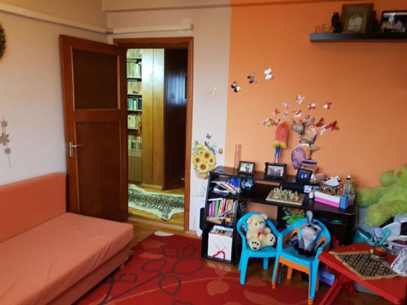 Tomis Nord - Banca Religiilor - Apartament compus din 4 camere, etaj 3.