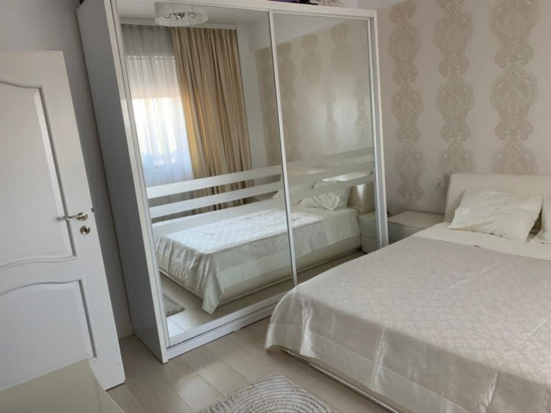 Delfinariu/B-dul Mamaia- Apartament cu 3 camere mobilat si utilat modern