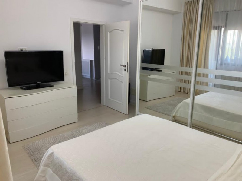 Delfinariu/B-dul Mamaia- Apartament cu 3 camere mobilat si utilat modern