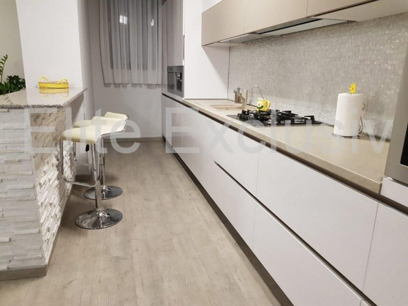  Mamaia Statiune - Inchiriere apartament lux de 2 camere cu 2 bai