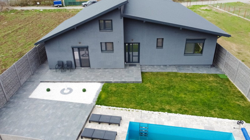 Agigea - Casa  deosebita cu piscina, mobilata si utilata complet