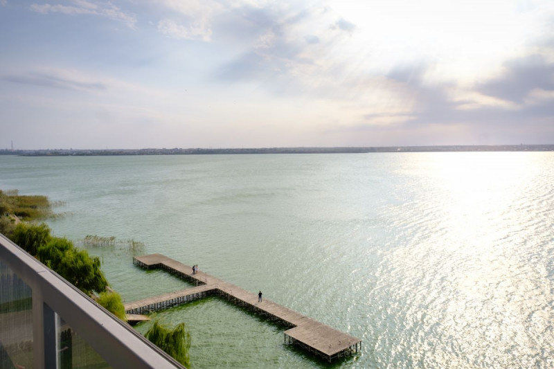 Statiunea Mamaia - Apartament de lux cu 2 camere cu vedere la lac.