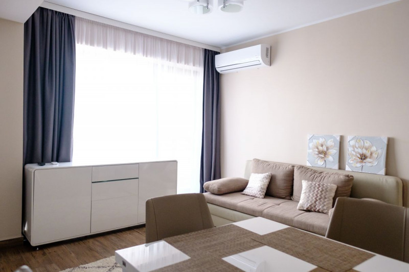 Statiunea Mamaia - Apartament de lux cu 2 camere pe malul lacului .