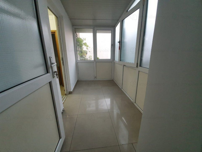 Ultracentral/B-dul. Tomis - Apartament cu 2 camere, situat la etajul 1.