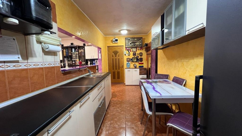Tomis Nord- Vanzare apartament decomandat cu 2 camere