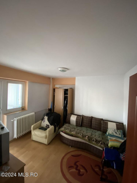 Tomis Nord - Apartament cu 4 camere situat la etajul 2.