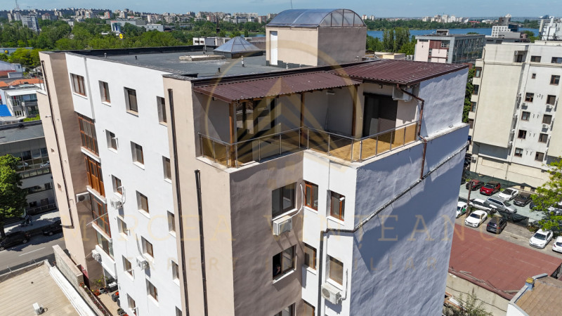 Delfinariu/B-dul. Mamaia - Apartament cu 3 camere într-un bloc finalizat în 2009