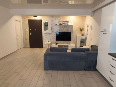 Stațiunea Mamaia - Apartament cu 2 camere pe partea cu lacul.