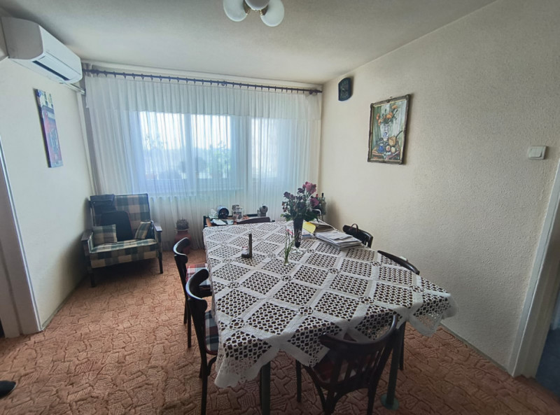 Tomis Nord -  Apartament cu 5 camere decomandat, 2 bai.