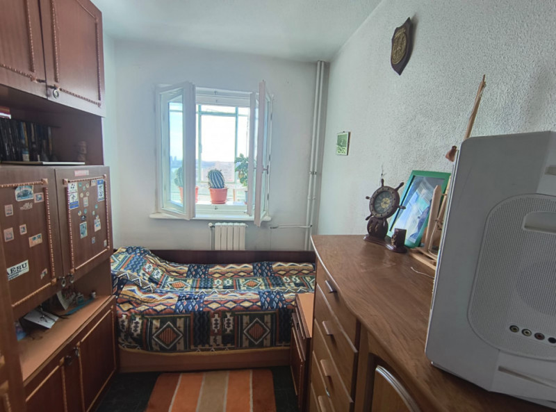 Tomis Nord -  Apartament cu 5 camere decomandat, 2 bai.