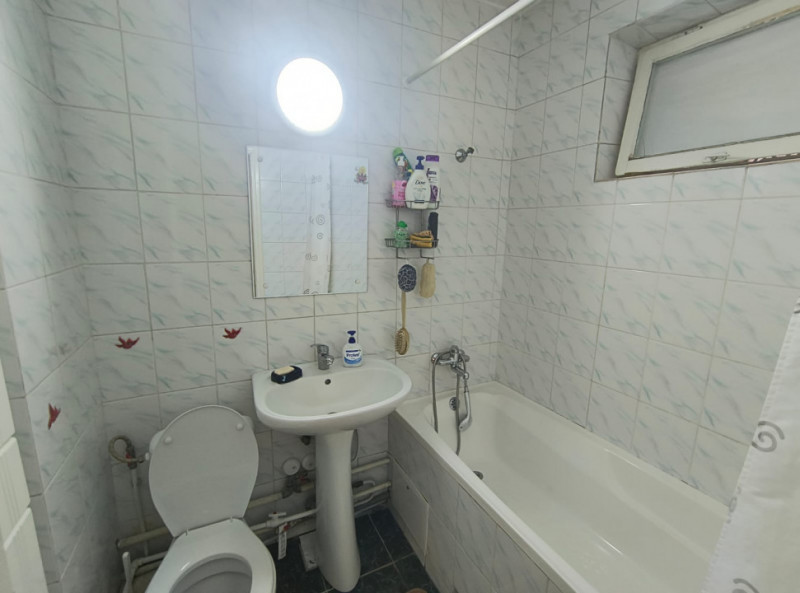 Tomis Nord -  Apartament cu 5 camere decomandat, 2 bai.