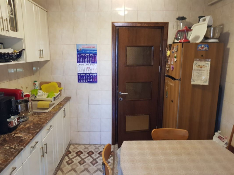 Ovidiu - Apartament cochet cu 2 camere decomandate, situat la etajul 3, cochet