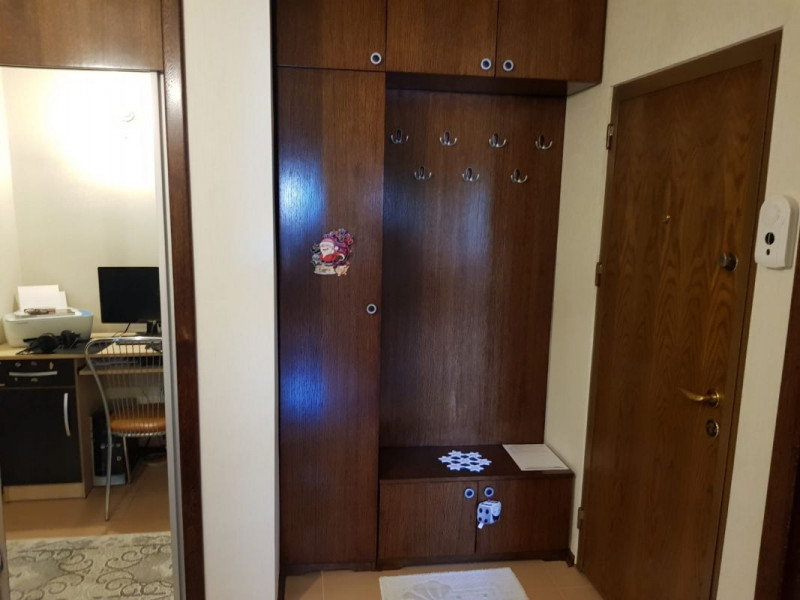 Ovidiu - Apartament cochet cu 2 camere decomandate, situat la etajul 3, cochet