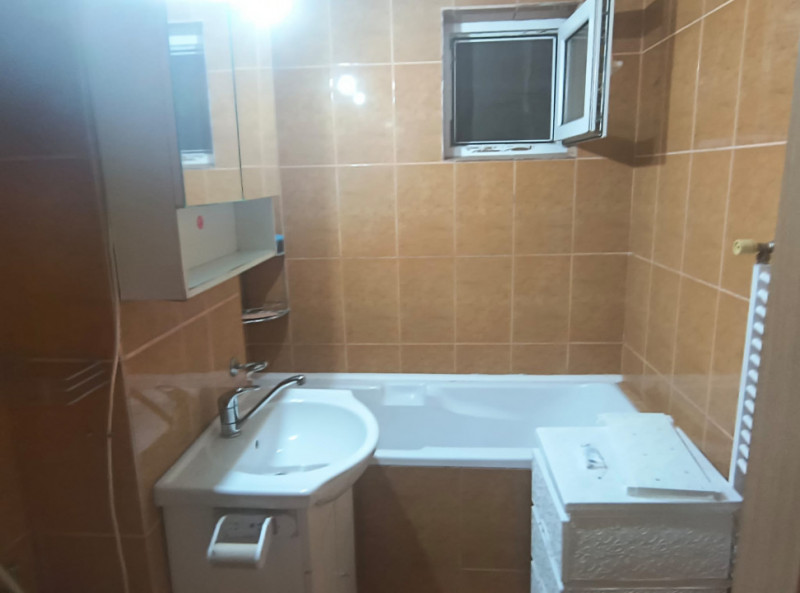 Faleza Nord - Apartament cu 3 camere, parter.