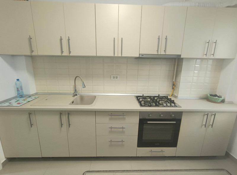 Compozitorilor - Apartament cu 3 camere decomandat, etaj 2.