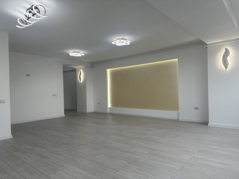 Tomis III - Adamclisi - Apartament cu 3 camere , renovat complet, bloc 2011.