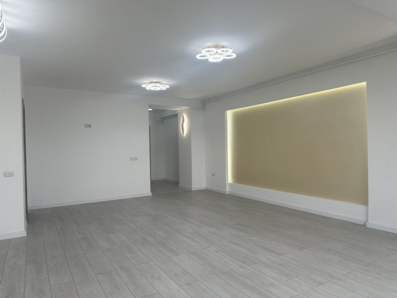 Tomis III - Adamclisi - Apartament cu 3 camere , renovat complet, bloc 2011.