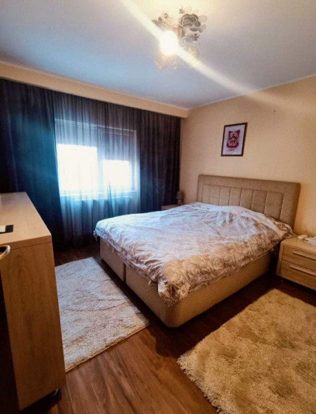 Inel I - Soveja DR-uri -  Apartament  decomandat cu 3 camere, etaj 1.