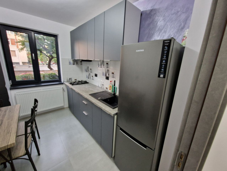 Tomis 3 - Apartament cu 2 camere,  renovat recent.