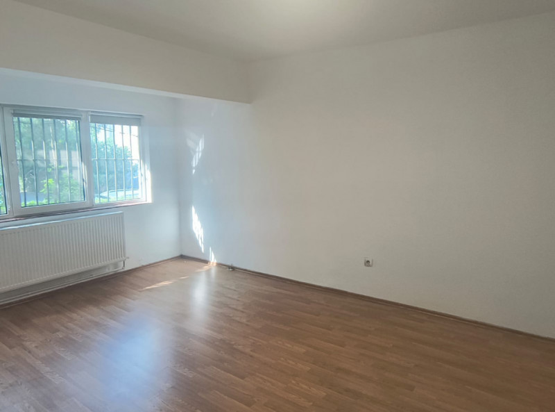 Tomis Nord - Apartament cu 2 camere decomandat, parter.