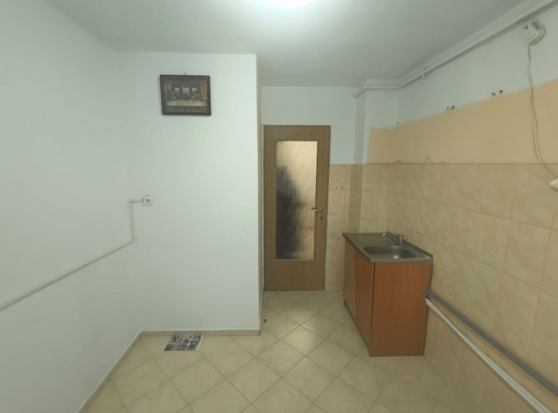 Tomis Nord - Apartament cu 2 camere decomandat, parter.