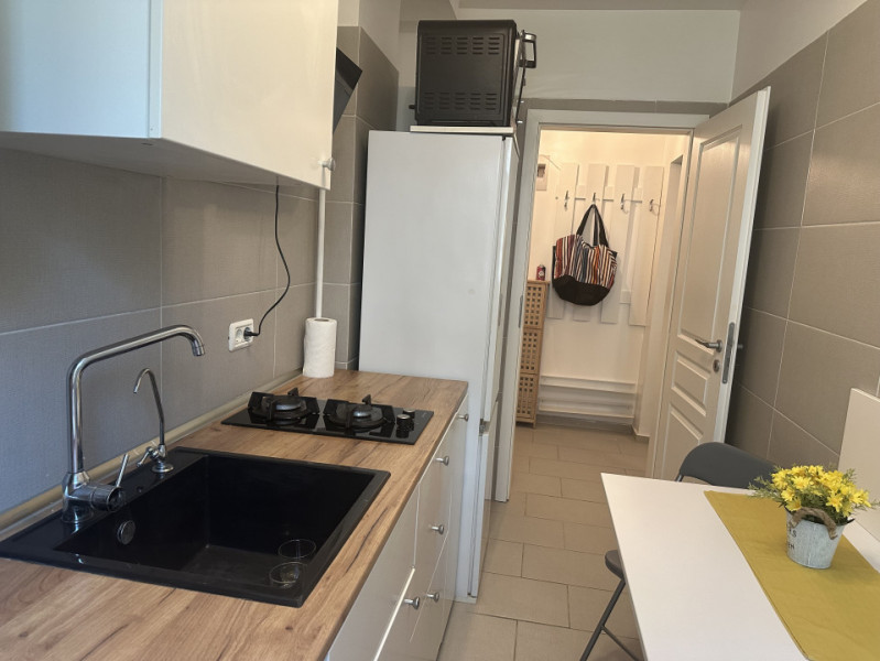 Centru-Piata Ovidiu - Apartament cu 2 camere , mobilat si utilat complet.