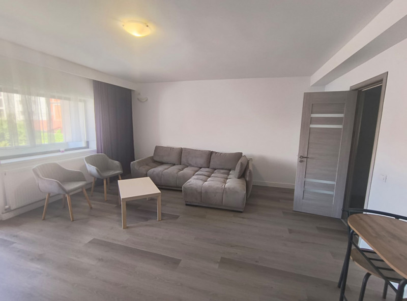 Faleza Nord- Apartament cu 4 camere termen lung.