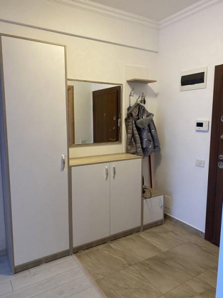 Faleza Nord  - Apartament decomandat cu 3 camere, etaj 1.