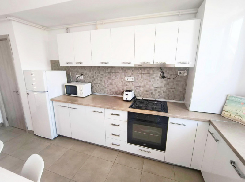 Tomis Plus- Apartament 3 camere mobilat utilat.