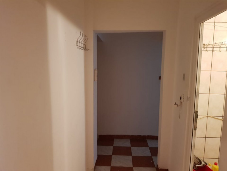 Tomis Nord - Apartament de 3 camere nedecomandat confort 3