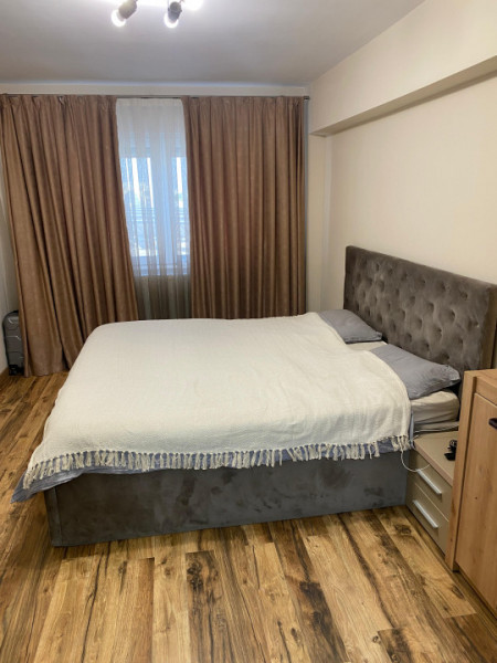 Ultracentral -apartament cu 4 camere renovat nou