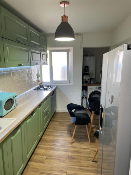 Ultracentral -apartament cu 4 camere renovat nou