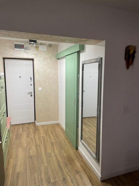 Ultracentral -apartament cu 4 camere renovat nou