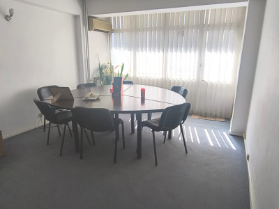 Ultracentral -apartament 7 camere locuit sau birouri