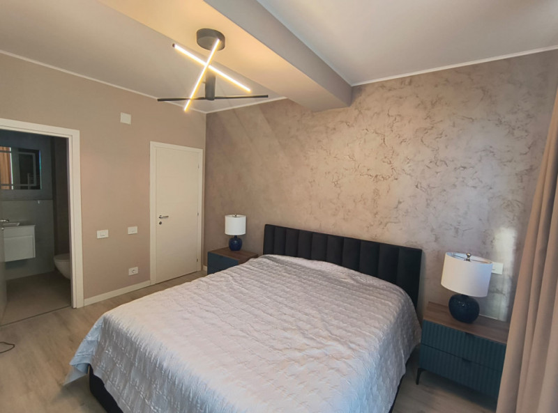 Centru-apartament 3 camere deosebit bloc nou 2021