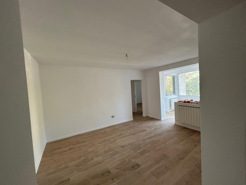 Tomis III / City Mall - Apartament cu 3 camere, renovat complet.