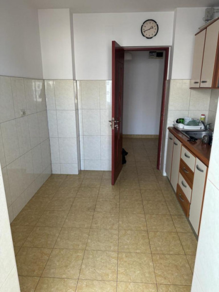 Apartament la 2 pasi de plaja in Faleza Nord