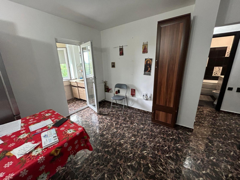 Apartament cochet cu 2 camere decomandate în zona CET, 