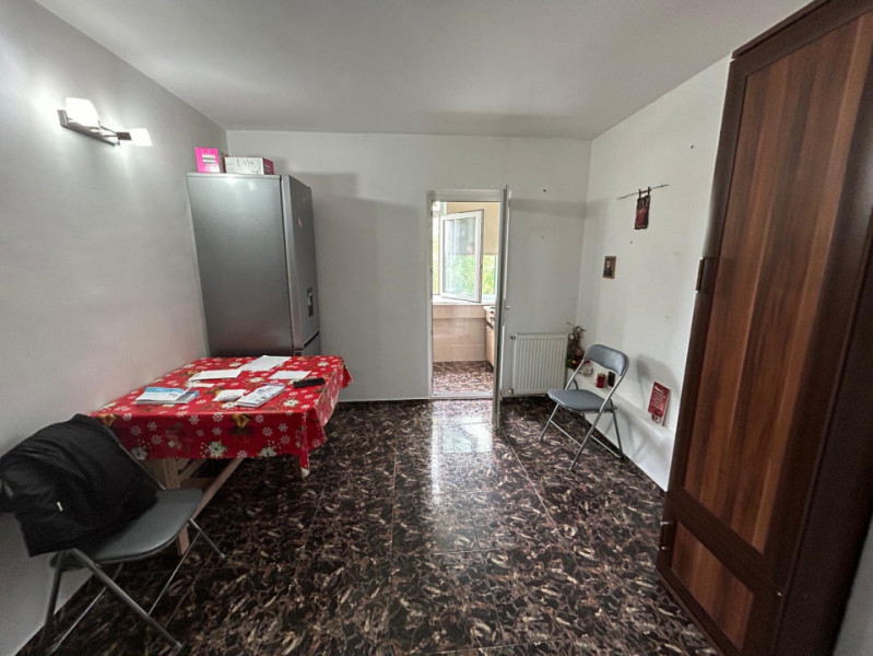 Apartament cochet cu 2 camere decomandate în zona CET, 