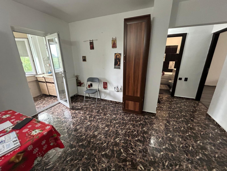 Apartament cochet cu 2 camere decomandate în zona CET, 