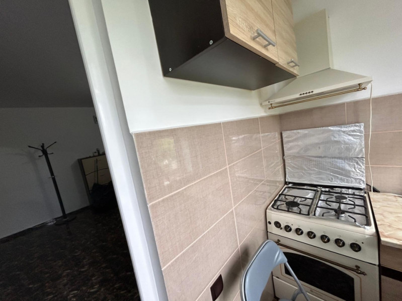 Apartament cochet cu 2 camere decomandate în zona CET, 