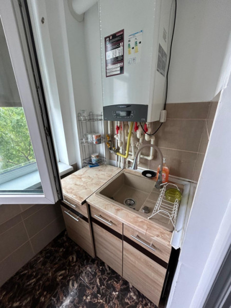 Apartament cochet cu 2 camere decomandate în zona CET, 